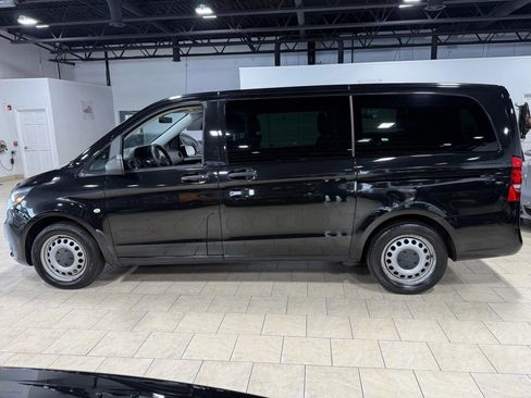 Used 2018 Mercedes-Benz Metris Passenger image 21