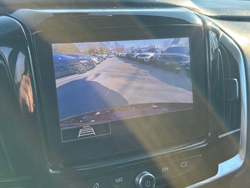 Used 2021 Chevrolet Traverse LT image 27