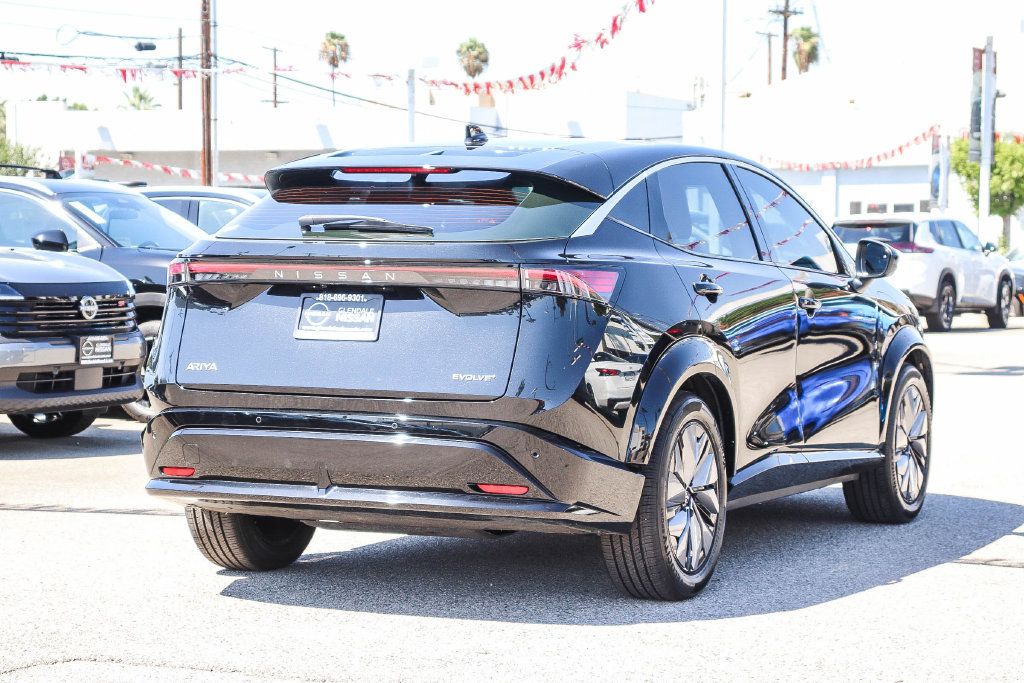Used 2024 Nissan Ariya FWD image 8