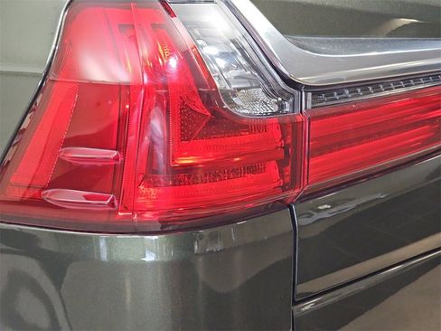 Used 2021 Lexus LX 570 4WD w/ Luxury Package image 38