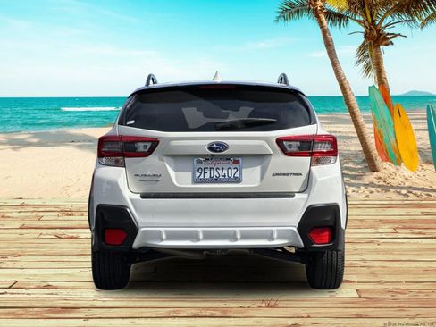 Used 2023 Subaru Crosstrek 2.0i Premium image 4