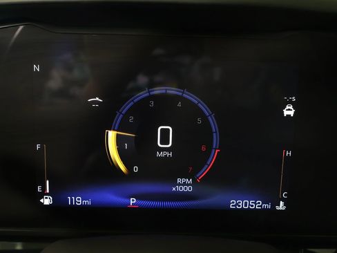 Used 2025 Chevrolet Trax RS w/ Driver Confidence Package image 40