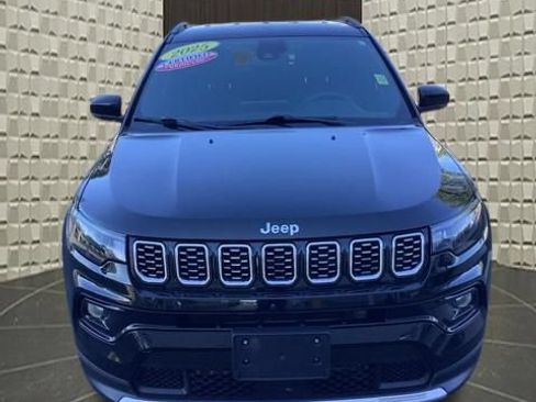 Used 2025 Jeep Compass Limited AWD/4WD image 10