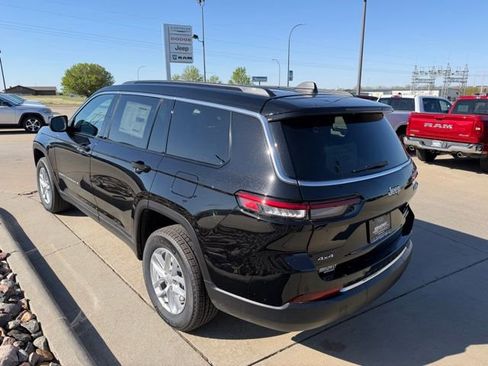 New 2026 Jeep Grand Cherokee L 4WD image 8
