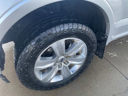 Used 2019 Ford F150 Platinum w/ Equipment Group 701A Luxury image 12