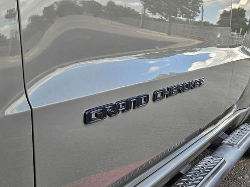 Used 2021 Jeep Grand Cherokee Laredo X RWD image 10