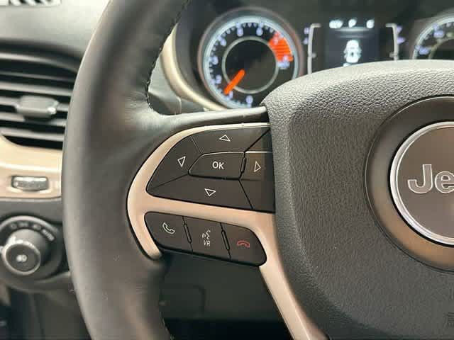 Used 2016 Jeep Cherokee Latitude w/ Cold Weather Group AWD/4WD image 8