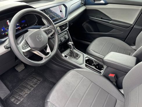 Used 2022 Volkswagen Taos SE image 10