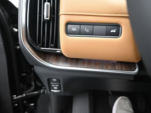 New 2025 Nissan Armada Platinum Reserve image 12