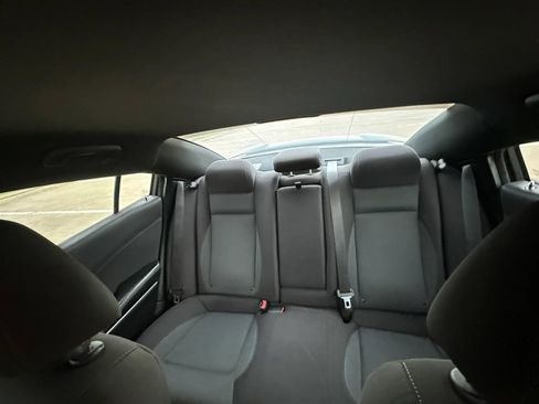 Used 2017 Dodge Charger SE RWD image 13