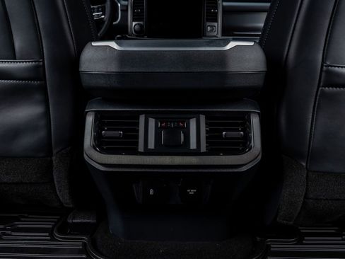 Used 2025 Ford F150 Platinum w/ FX4 Off-Road Package image 33