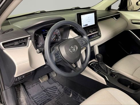 Used 2024 Toyota Corolla Cross L AWD/4WD image 17