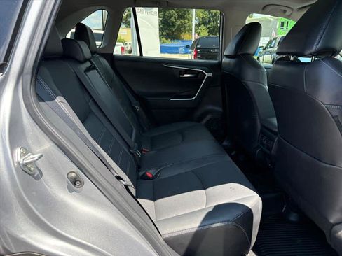 Used 2022 Toyota RAV4 Limited FWD image 7