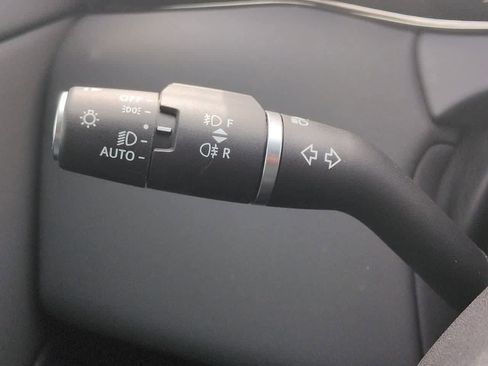 Used 2025 Land Rover Range Rover Evoque S image 28