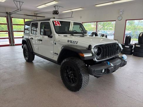Used 2024 Jeep Wrangler Unlimited AWD/4WD image 1