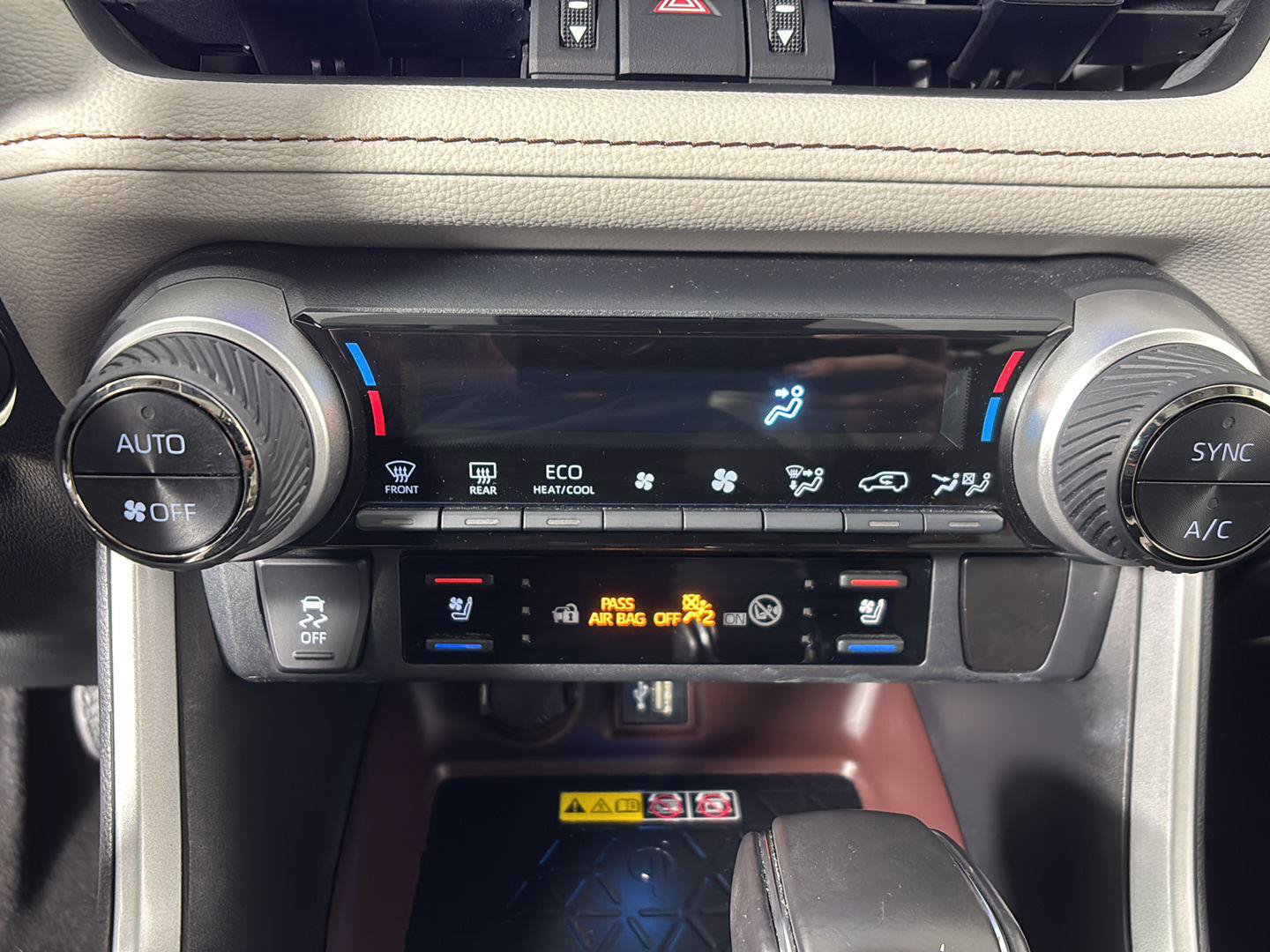 Used 2023 Toyota RAV4 Limited AWD/4WD image 33