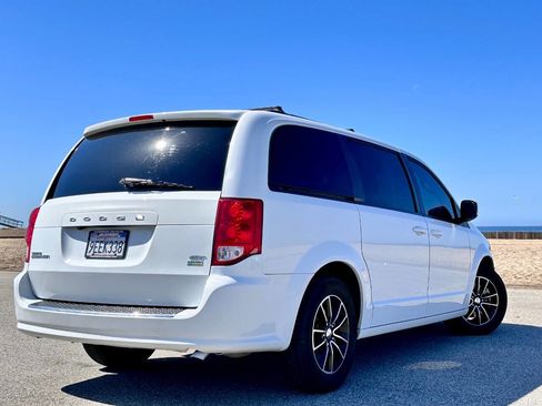 Used 2019 Dodge Grand Caravan GT image 4