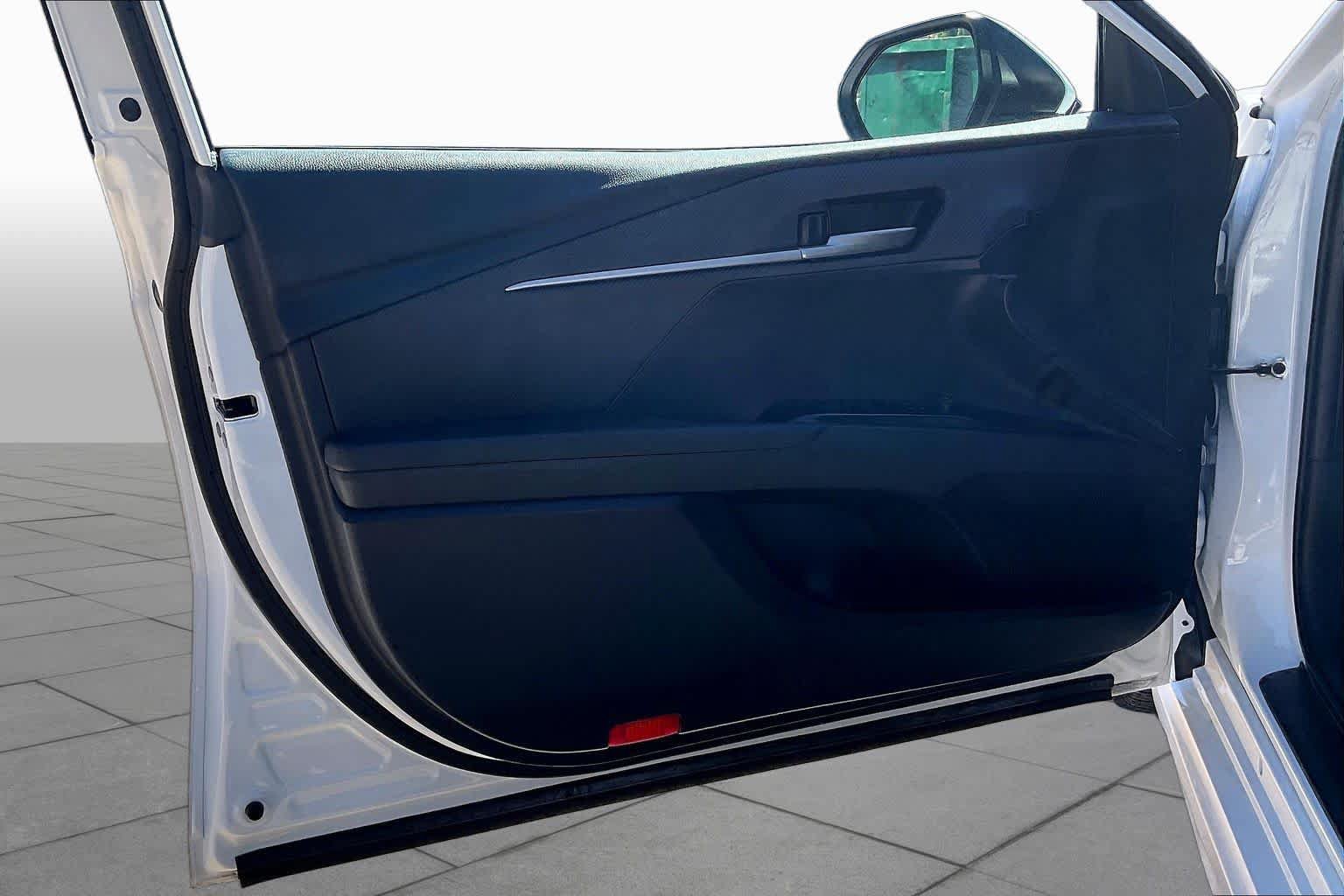 Used 2025 Toyota Camry SE FWD image 21