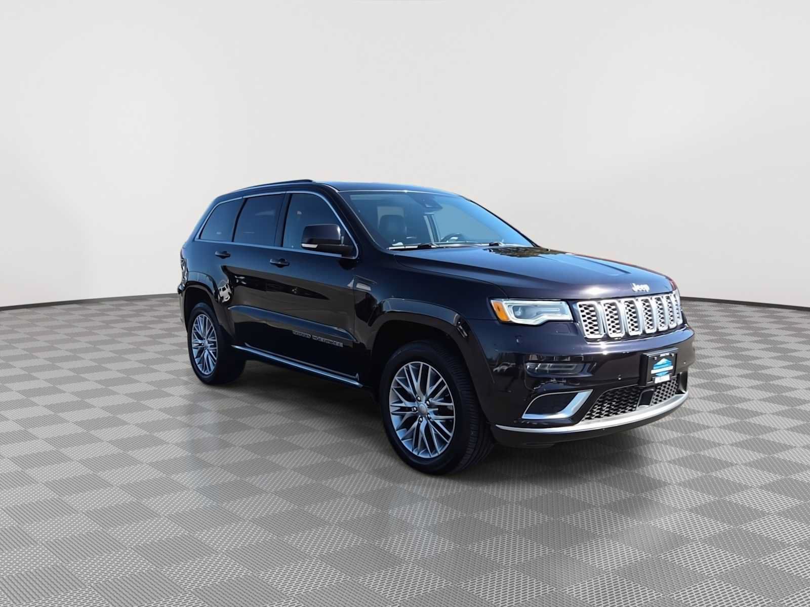 Used 2018 Jeep Grand Cherokee Summit w/ Platinum Series Group AWD/4WD image 2