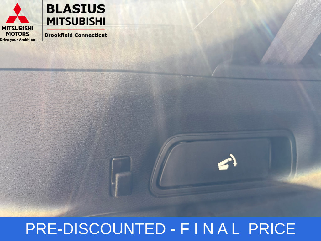 Used 2025 Mitsubishi Outlander SE AWD/4WD image 57