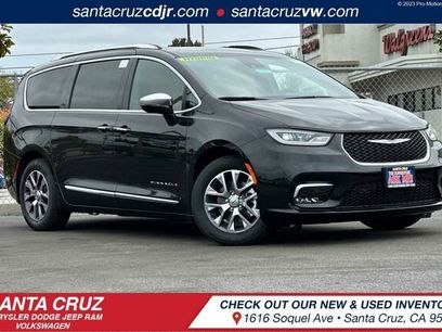 New 2023 Chrysler Pacifica Pinnacle