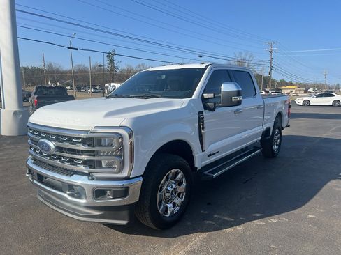 Used 2024 Ford F250 Lariat w/ Chrome Package image 2