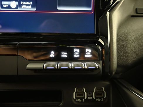 Used 2020 RAM 1500 Laramie AWD/4WD image 30