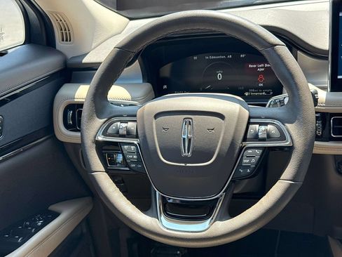 Certified 2023 Lincoln Nautilus FWD w/ Premium Package image 18