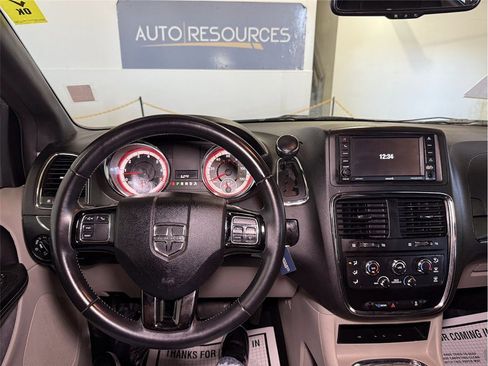 Used 2017 Dodge Grand Caravan SXT image 30