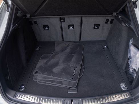 Certified 2025 Porsche Macan image 21