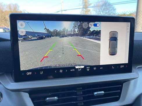 Used 2025 Ford Explorer Active w/ Active Comfort Package image 11