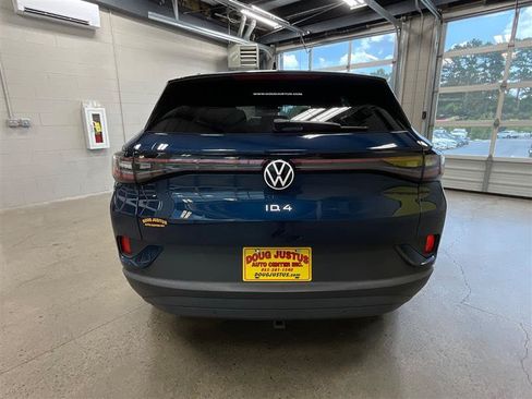 Used 2023 Volkswagen ID.4 Pro AWD/4WD image 4