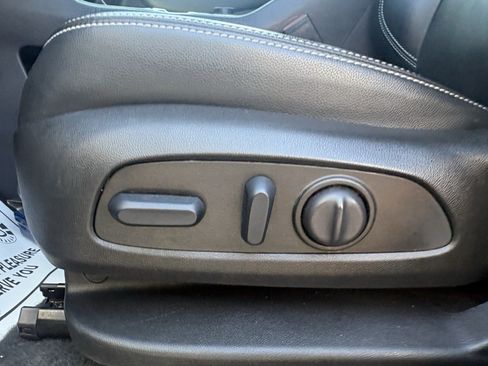 Used 2024 GMC Terrain SLT FWD image 16