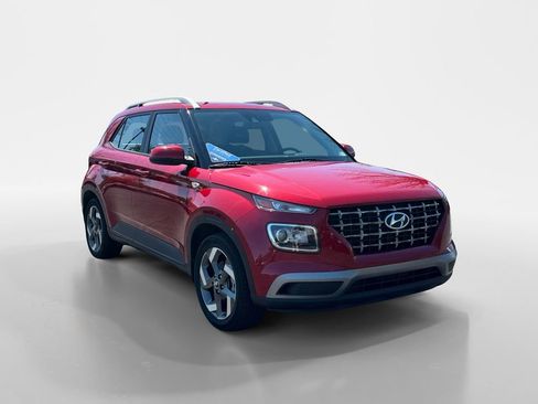 Used 2021 Hyundai Venue SEL image 2