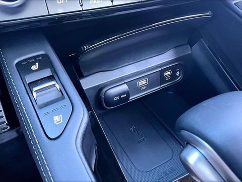 Used 2025 Kia Telluride SX w/ SX Captain's Chair Package AWD/4WD image 33