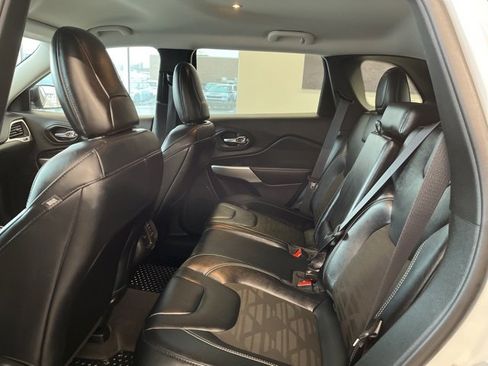 Used 2022 Jeep Cherokee Latitude image 11