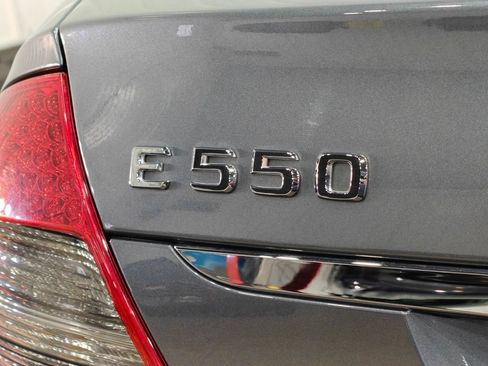 Used 2008 Mercedes-Benz E 550 4MATIC Sedan image 38
