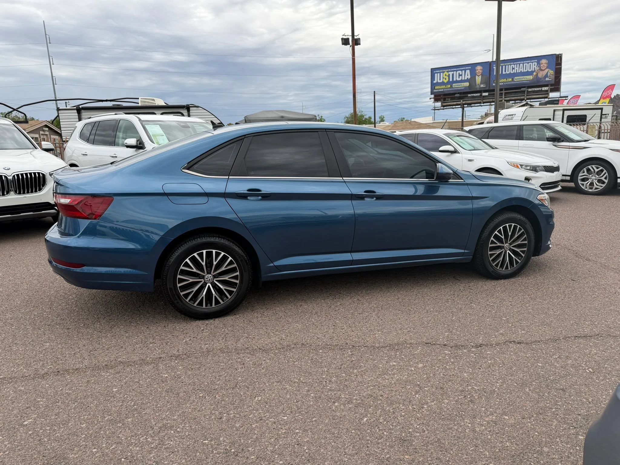 Used 2020 Volkswagen Jetta SE w/ SE Cold Weather Package FWD image 4