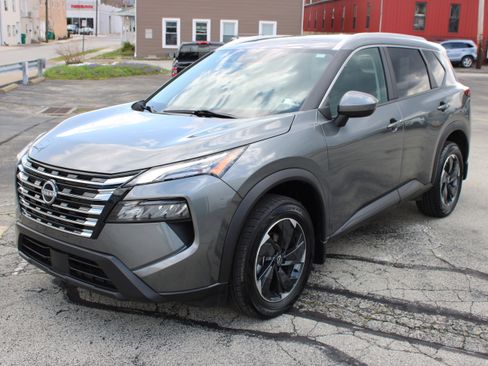 Certified 2024 Nissan Rogue SV w/ SV Premium Package image 1