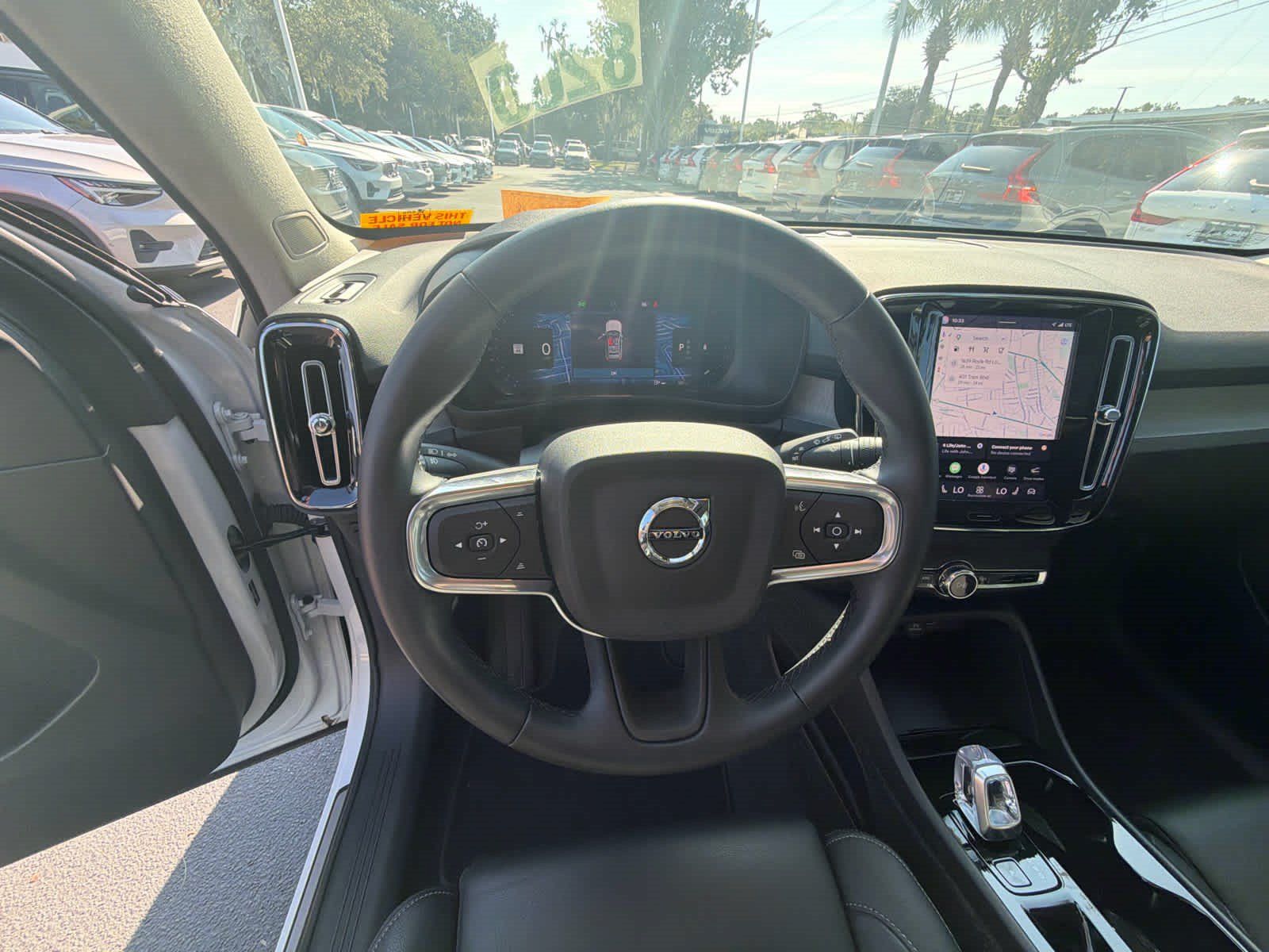 Certified 2025 Volvo XC40 B5 Plus AWD/4WD image 27