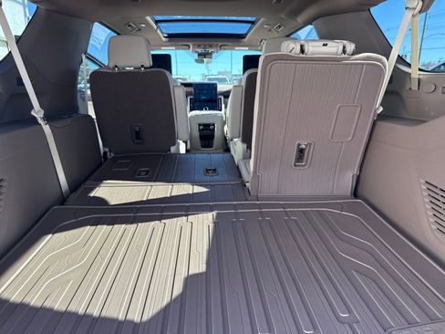 New 2026 GMC Yukon XL Denali image 27
