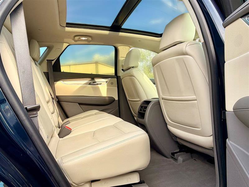Used 2017 Cadillac XT5 Luxury w/ Driver Awareness Package FWD image 12