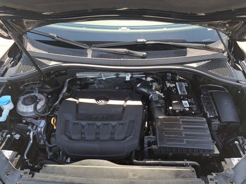 Used 2023 Volkswagen Tiguan SE w/ Panoramic Sunroof Package FWD image 27