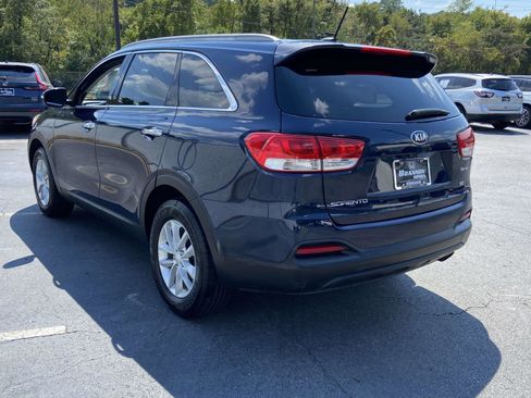 Used 2016 Kia Sorento FWD image 3