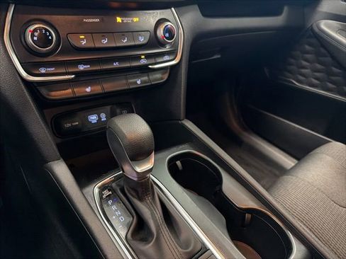 Used 2019 Hyundai Santa Fe SEL image 25