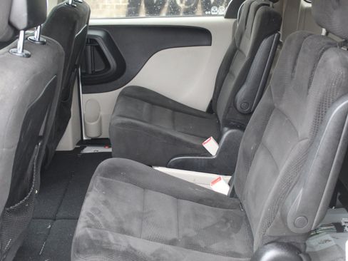 Used 2016 Dodge Grand Caravan SE w/ Quick Order Package 29E SE image 15