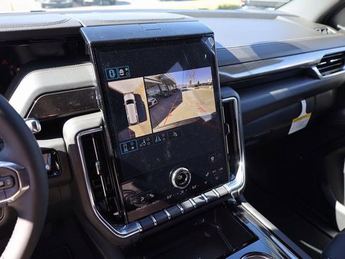 New 2026 GMC Yukon XL Elevation image 15