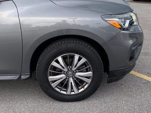 Used 2019 Nissan Pathfinder SV AWD/4WD image 10