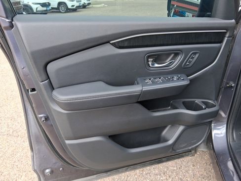 Used 2023 Honda Pilot Elite image 9