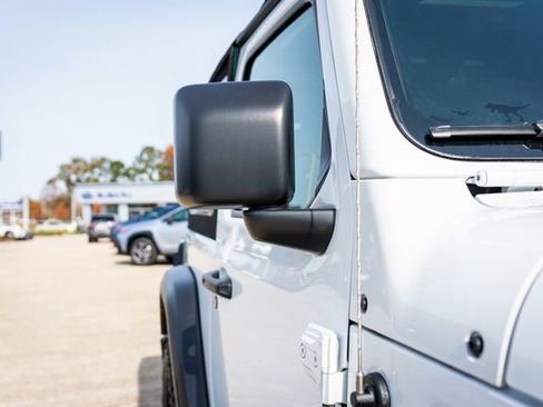 Used 2022 Jeep Wrangler Willys image 20